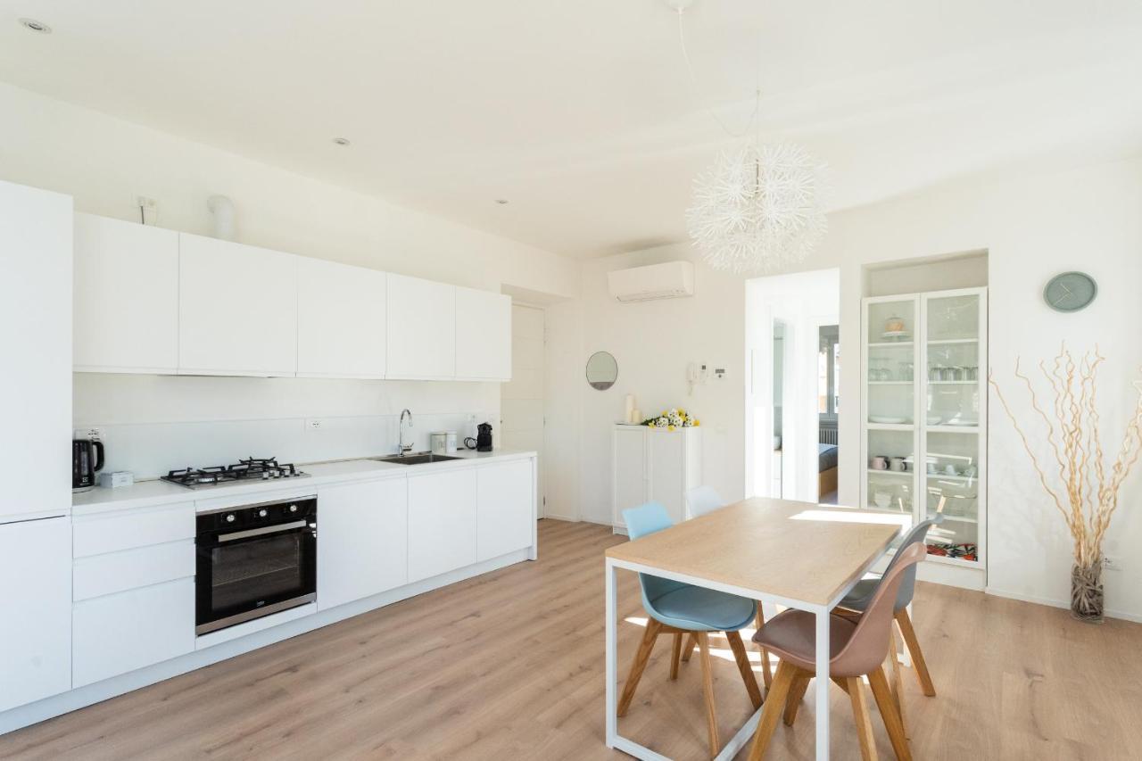 Lovely Corner In The Heart Of The Lake By Rent All Como Eksteriør billede