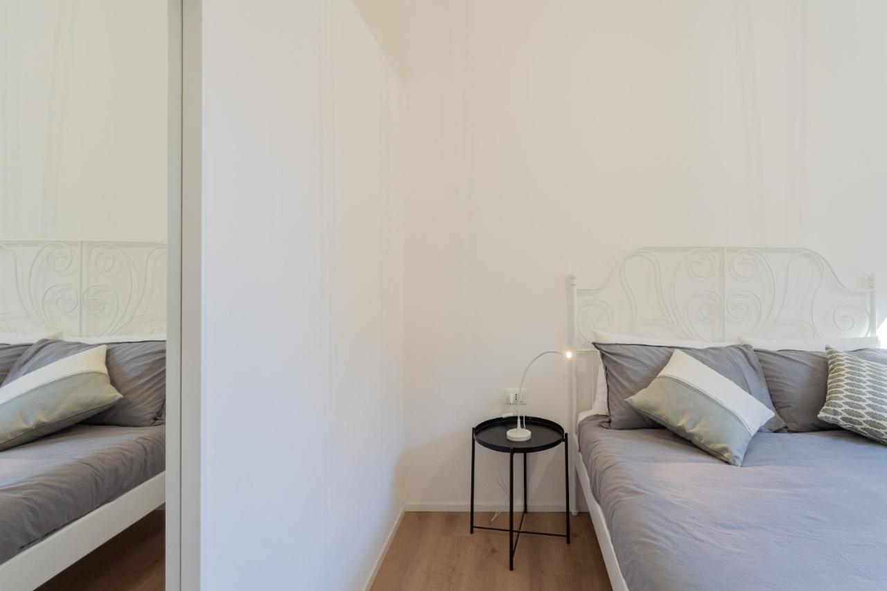Lovely Corner In The Heart Of The Lake By Rent All Como Eksteriør billede